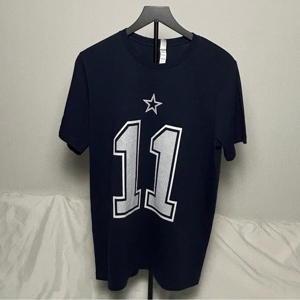 Men's Navy Graphic Tee with Star and Number Design
